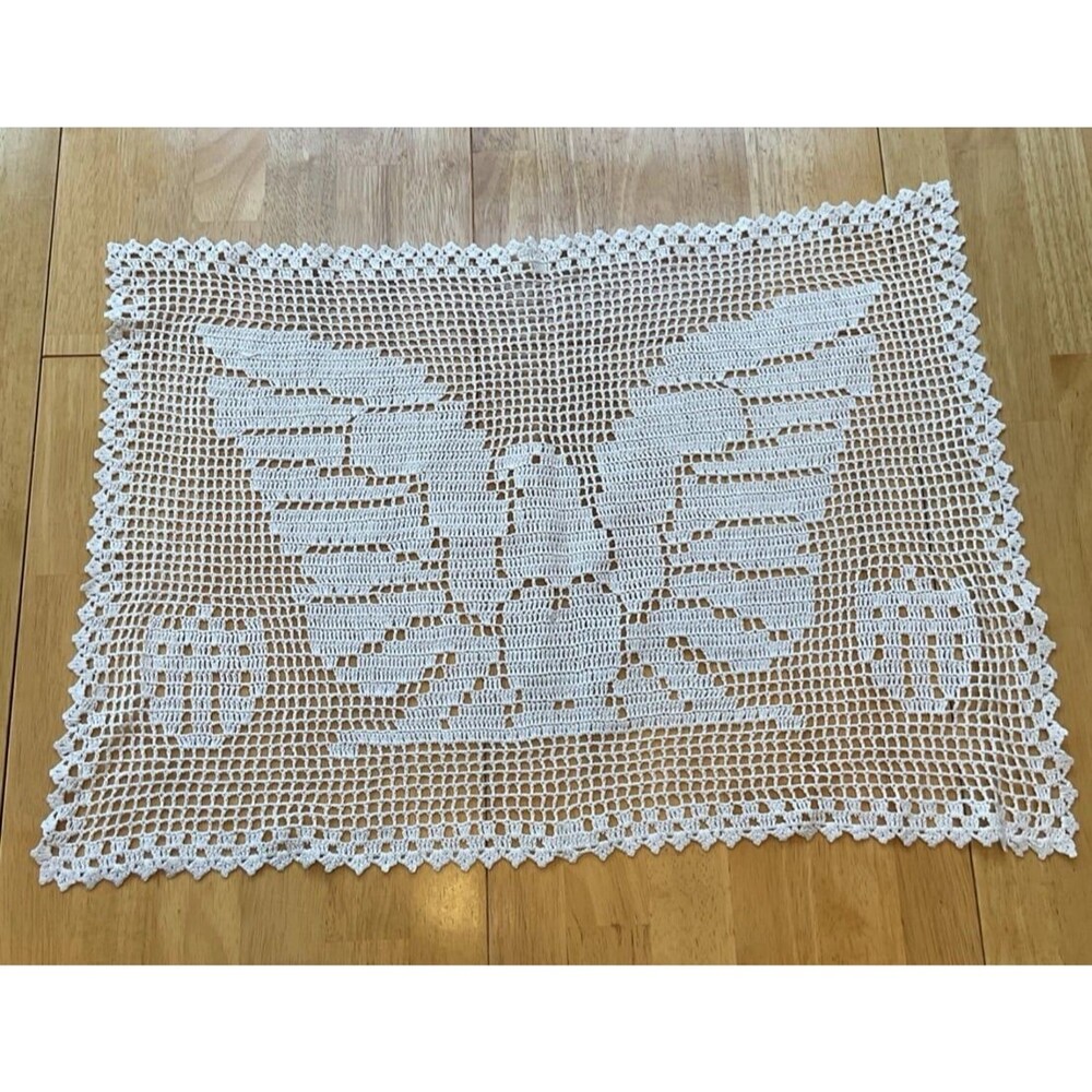 Crochet Eagle Doily/Table Mat/Runner/Wall hanging 24”x18”  Boho Cottagecore VTG